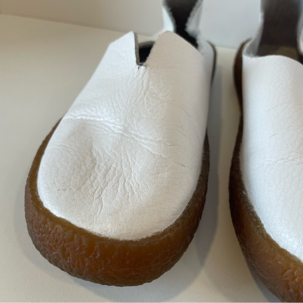 Soft‎ White Leather Loafers Slip On Notch Design Womens 36/5.5 Rubber Sole - Picture 9 of 9